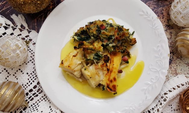 Bacalhau com esmagada de batata, grelos e bacon