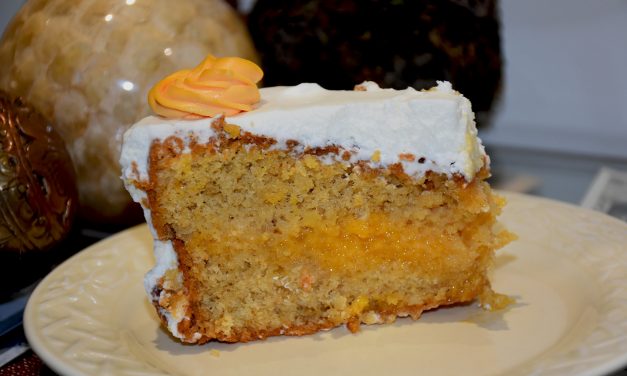 Bolo de amêndoa com creme de ovos
