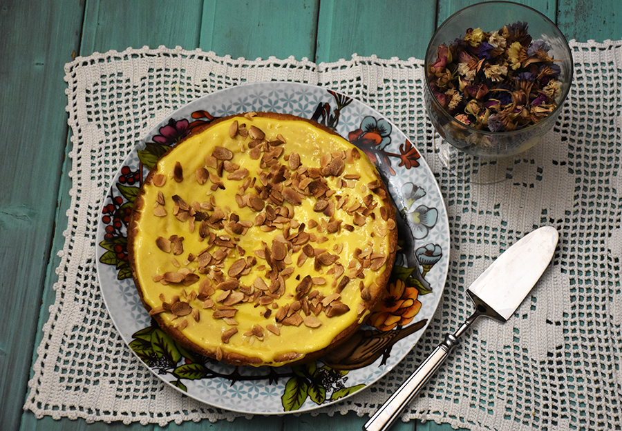 Bolo de amêndoa com doce de ovos