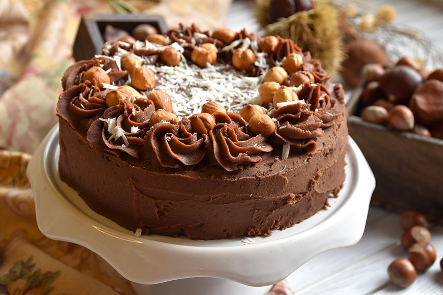 bolo de chocolate, avelã e castanhas