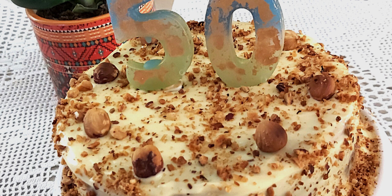 BOLO DE AVELÃ COM CREME DE PASTELEIRO